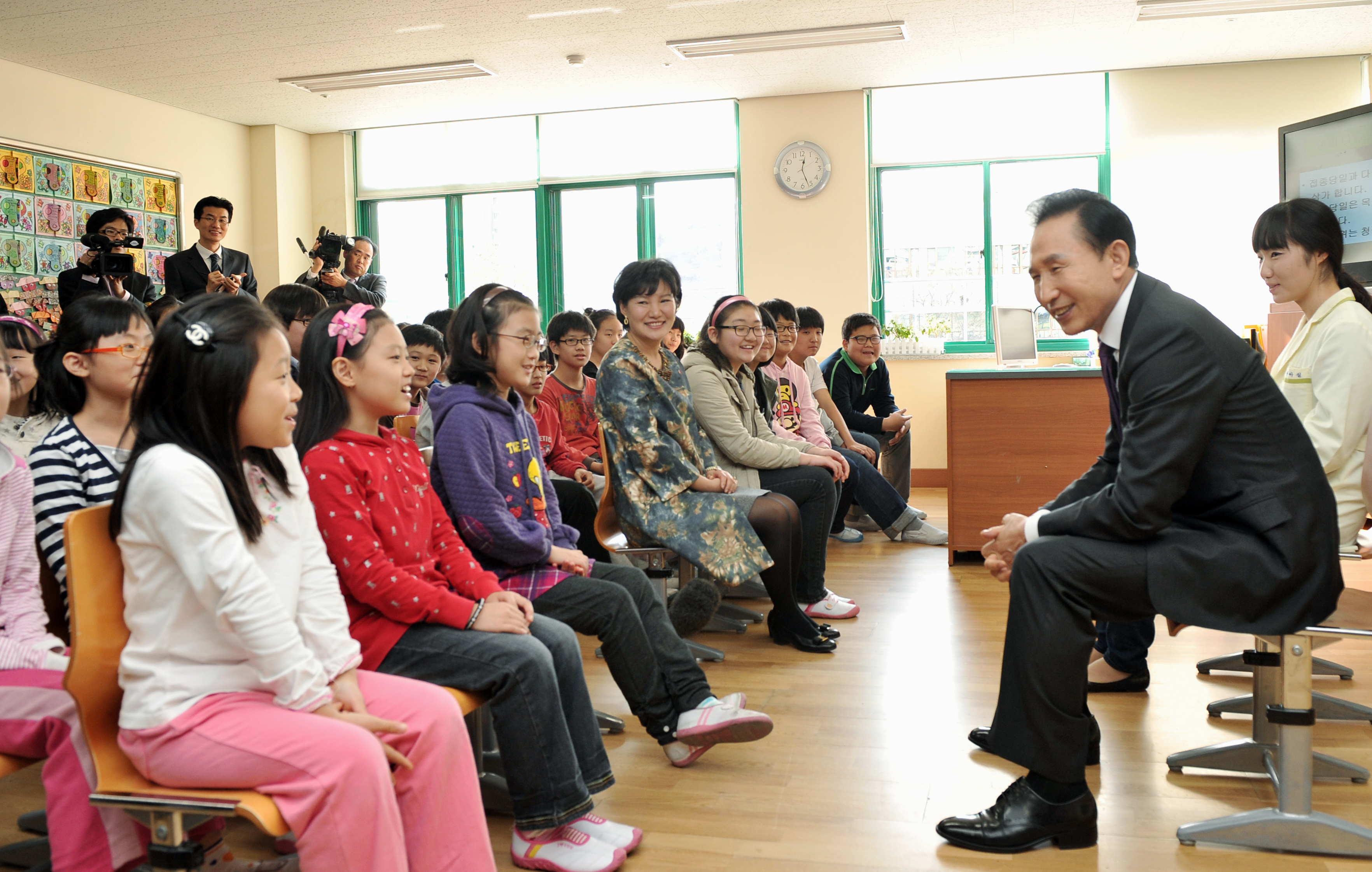 신종플루 예방 접종관련 초등학교 방문