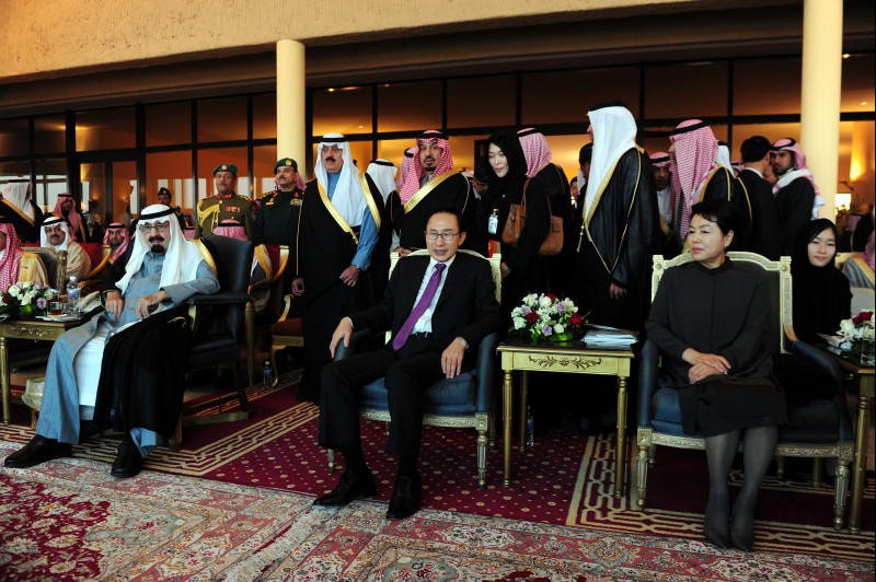 사우디 자나드리아 전통 문화 축제 개막행사 참석