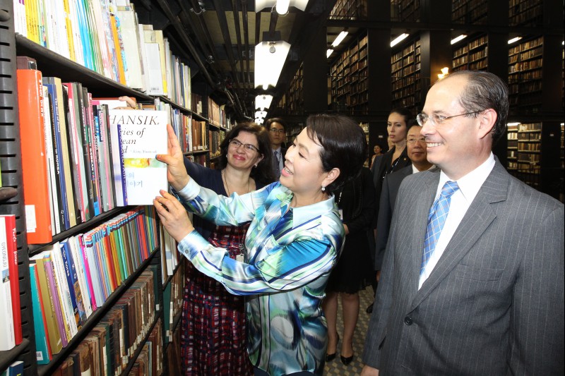 브라질 국립도서관에 한국 도서 기증
